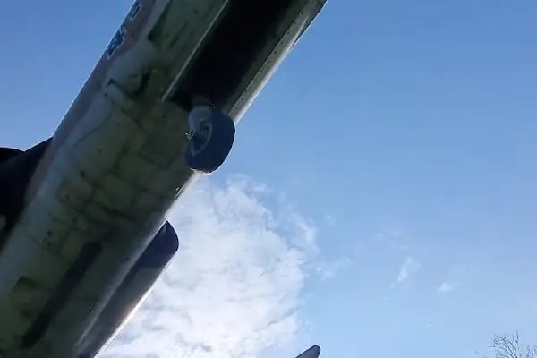 F-4 heykeli - Resim 7