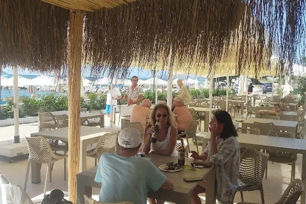 Small Beach Hotel - Resim 7