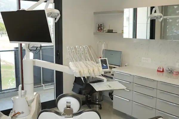 DentOM Ağız ve Diş Sağlığı Polikliniği - Resim 14