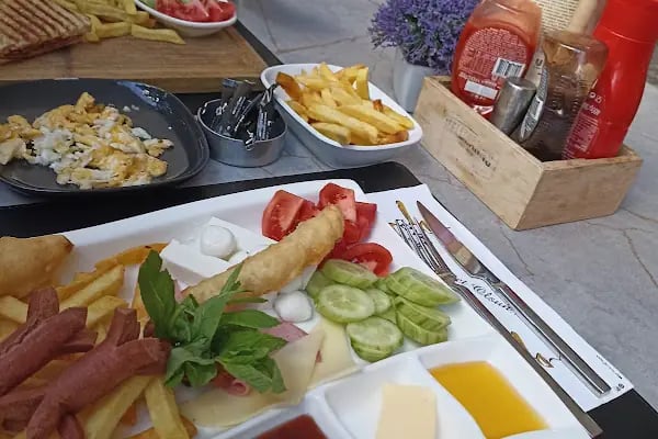 CEZVEE CAFE RESTORAN - Resim 5