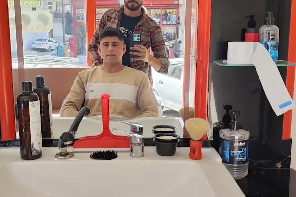 Kırık Makas Erkek Kuaförü - Resim 4