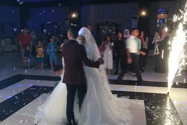 Zana Düğün ve Konferans Salonu - Resim 1