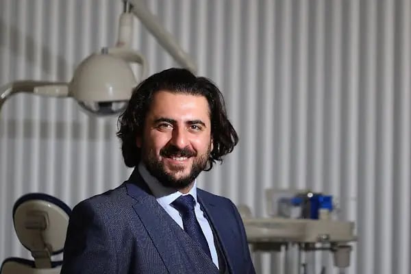 KONYA İMPLANT DİŞ ZİRKONYUM ONUR KÜÇÜKKAĞNICI ŞEFFAF PLAK DİŞTELİ GENEL ANESTEZİ UYUTARAK DİŞ TEDAVİSİ BEYAZLATMA DİŞETi - Resim 18