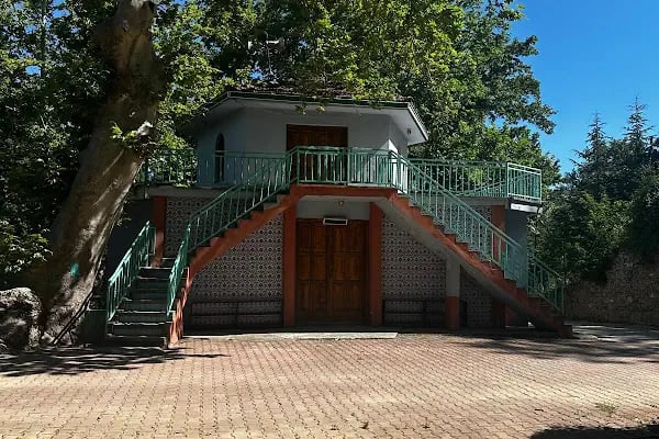 Bademli Cuma Cami - Dedeler Türbesi - Resim 4