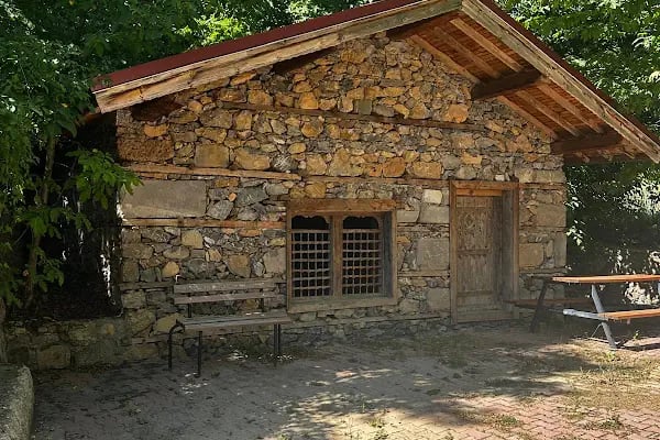 Bademli Cuma Cami - Dedeler Türbesi - Resim 6