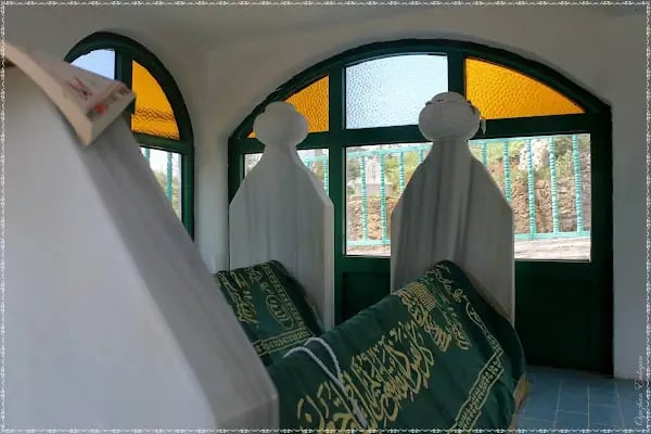 Bademli Cuma Cami - Dedeler Türbesi - Resim 5