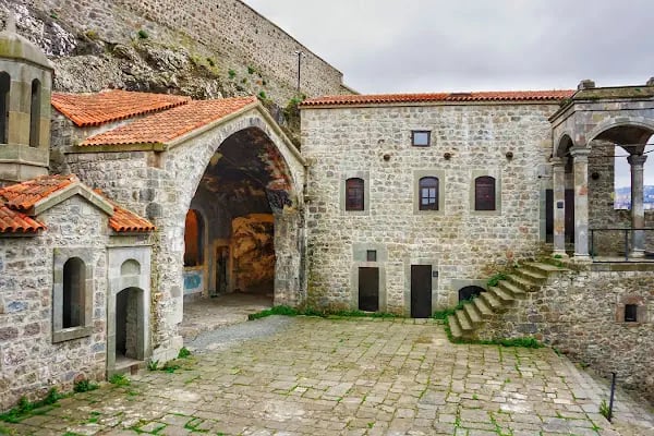 Kızlar Manastırı - Resim 1