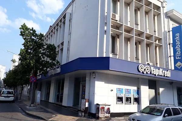 Yapı Kredi Bankası - Mersin Uray Caddesi Şubesi - Resim 1
