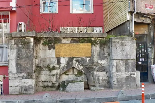 Tarihi Türbe - Resim 10