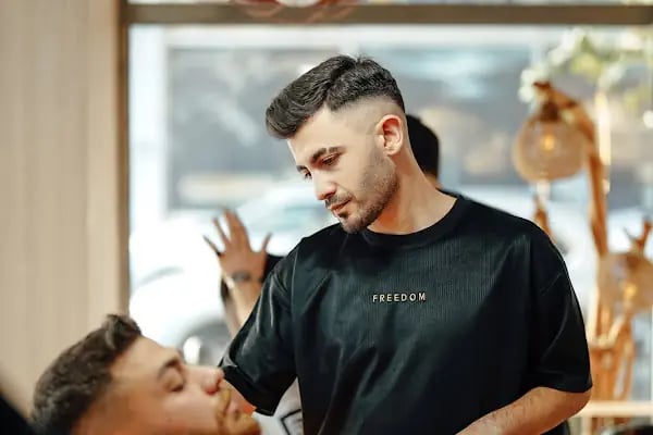 Fatih Demiröz Hair Designer Erkek Kuaförü Bağcılar İstanbul - Resim 1