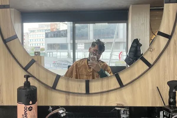 Fatih Demiröz Hair Designer Erkek Kuaförü Bağcılar İstanbul - Resim 4