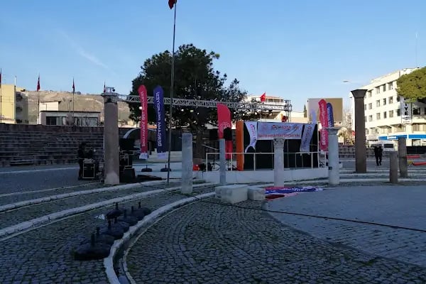 Cumhuriyet Meydanı - Resim 6