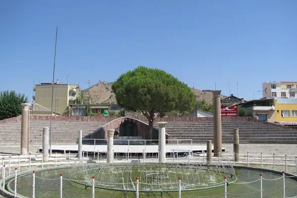 Cumhuriyet Meydanı - Resim 3