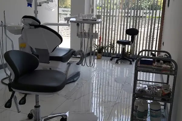 Özel Egedent Ağız ve Diş Sağlığı Polikliniği - Resim 17