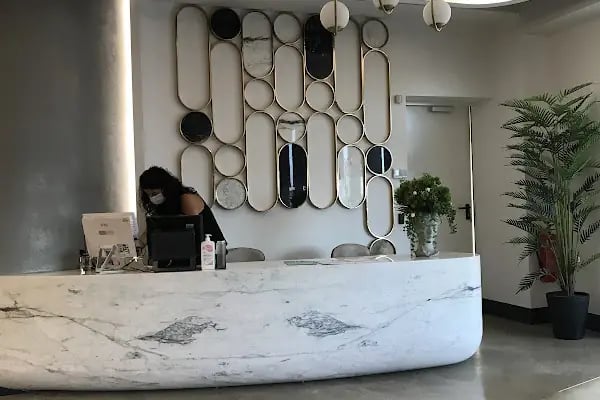 EMPCLINICS Emphair Hair Transplant, Aesthetic Plastic Surgery, Dental Treatments, Men's Health - Resim 2