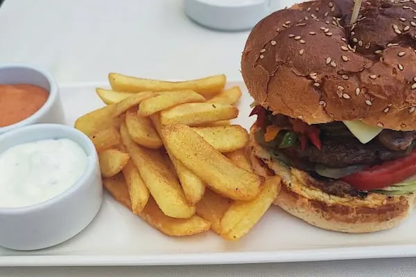 Avlu Restaurant - Resim 3