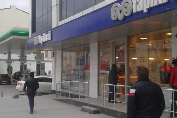 Yapı Kredi - Arnavutköy Şubesi - Resim 5