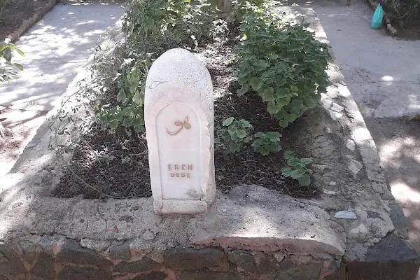 Eren Dede Türbesi - Resim 5