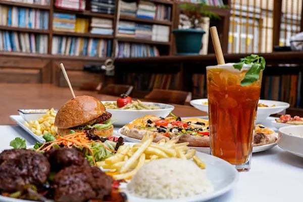 Varuna Gezgin Cafe - Antalya - Kaleiçi - Resim 20
