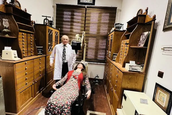 İlter UZEL Tıp ve Diş Hekimliği Müzesi - Resim 4