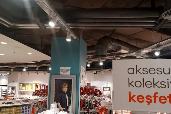 FLO Kale AVM Mağazası - Resim 4