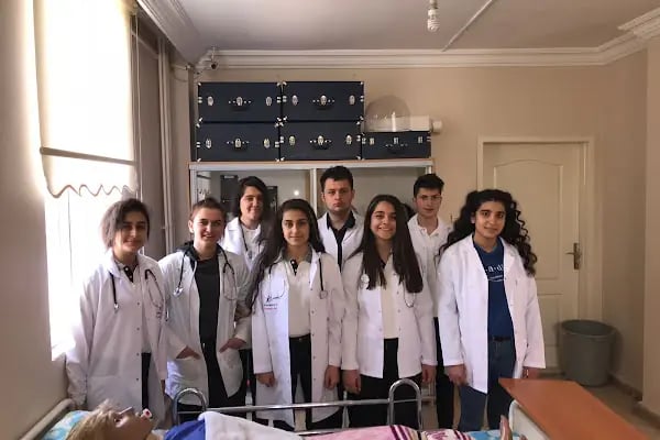 ÖZEL DİYARBAKIR BARIŞ ANADOLU LİSESİ~ÖZEL BARIŞ SAĞLIK MESLEK LİSESİ - Resim 2