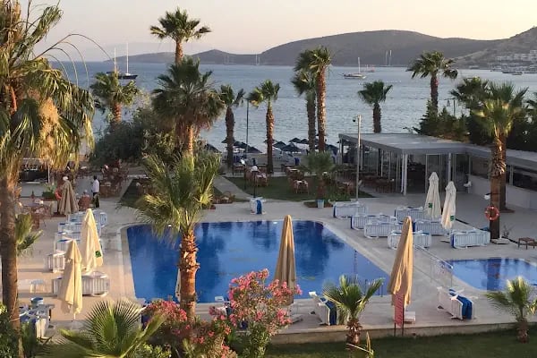 Nagi Beach Hotel - Resim 16