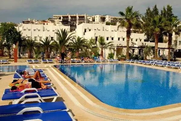 Nagi Beach Hotel - Resim 12