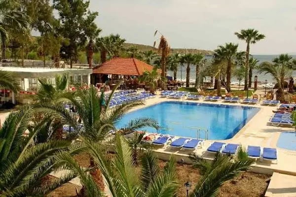 Nagi Beach Hotel - Resim 4