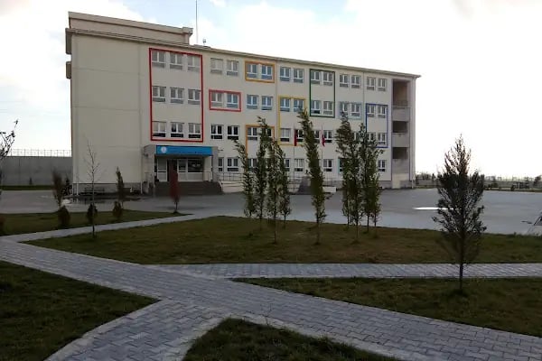 Şehit Akın Acar İlkokulu - Resim 1