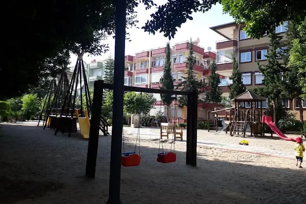 Alanya Belediyesi Cumhuriyet Çocuk Parkı - Resim 1