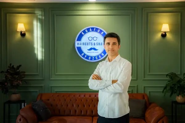 Erkek Kuaförü By Özcan . Friseur. barber. Перукарня. Парикмахерская. - Resim 6