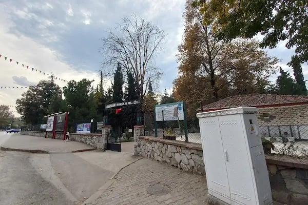 Hastane Mezarlığı - Resim 1