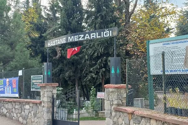 Hastane Mezarlığı - Resim 2