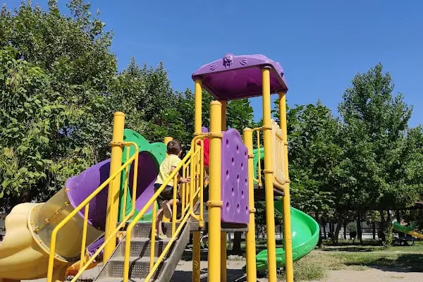 Gürsü Erguvan Parkı - Resim 13