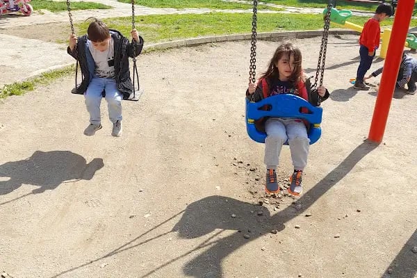 Gürsü Erguvan Parkı - Resim 3