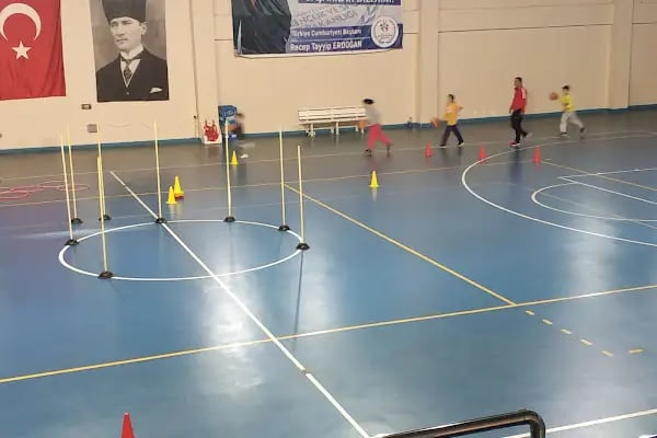 Anamur Kapalı Spor Salonu - Resim 11
