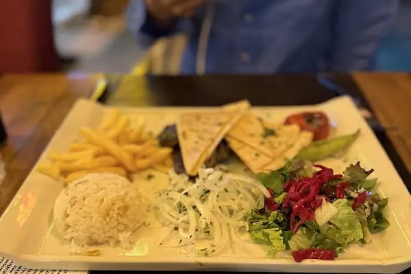 The Royal Restaurant - Resim 15