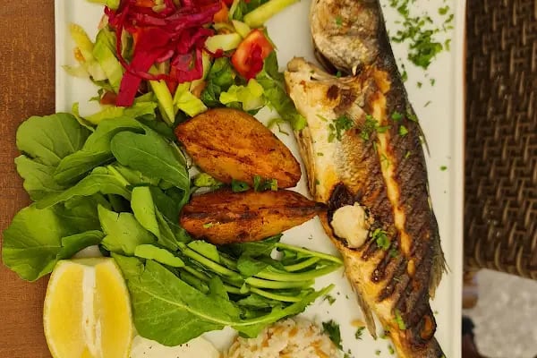 The Royal Restaurant - Resim 6