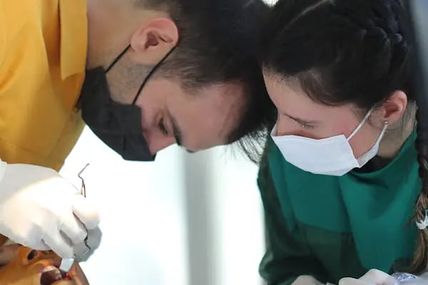 Özel NETA Ağız ve Diş Polikliniği - Resim 11