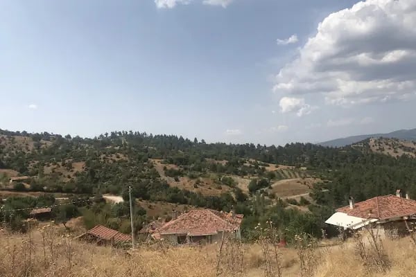 GÖKÇELER MEYDANI - Resim 1