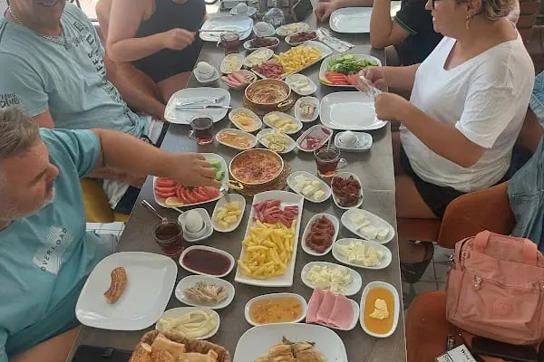 bornova bayraklı kahvaltı salonu - Resim 3
