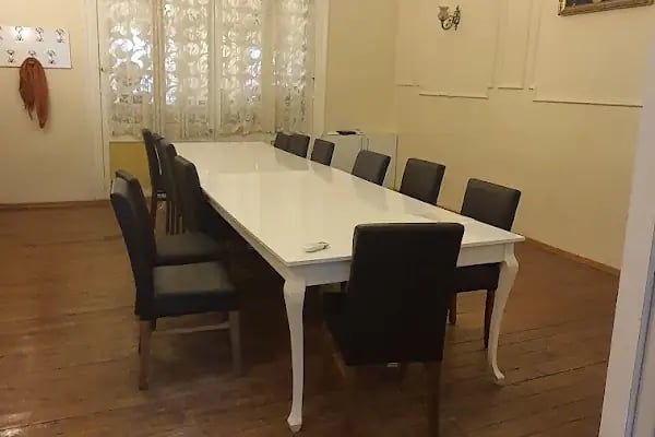 Bornova Amerikan Kültür Yabancı Dil Kursu - Resim 1