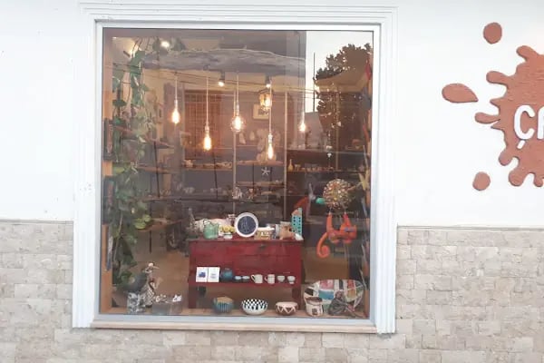 Elly Ceramics &amp; Gift Shop - Resim 1