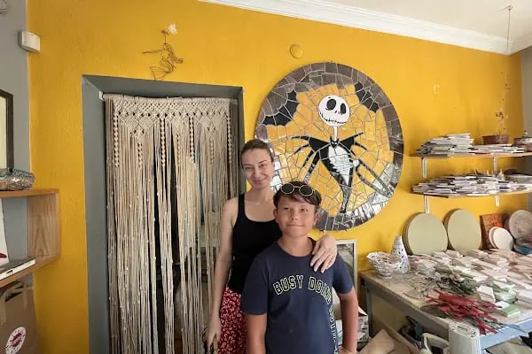 Elly Ceramics &amp; Gift Shop - Resim 3