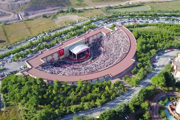 Maltepe Üniversitesi Amfitiyatro - Resim 4