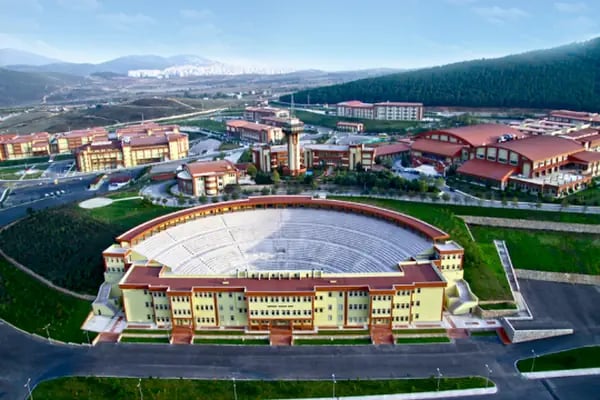 Maltepe Üniversitesi Amfitiyatro - Resim 9
