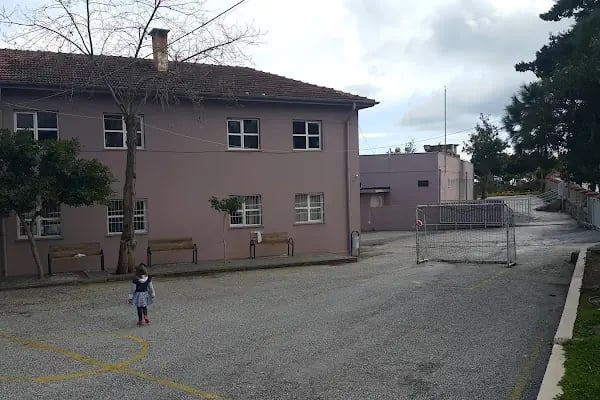 Alantur Ayhan Şahenk İlkokulu - Resim 4