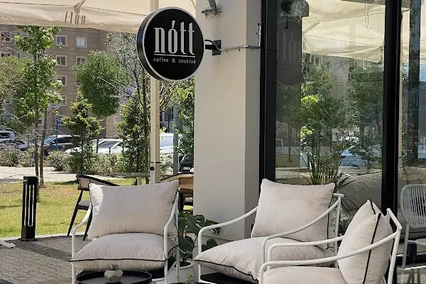 Lucky Lounge &amp; Bistro - Resim 4