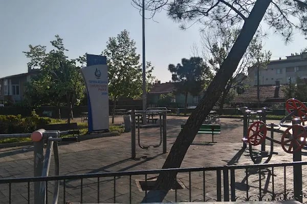 Çayırova Belediyesi Cumhuriyet Çocuk Parkı - Resim 6